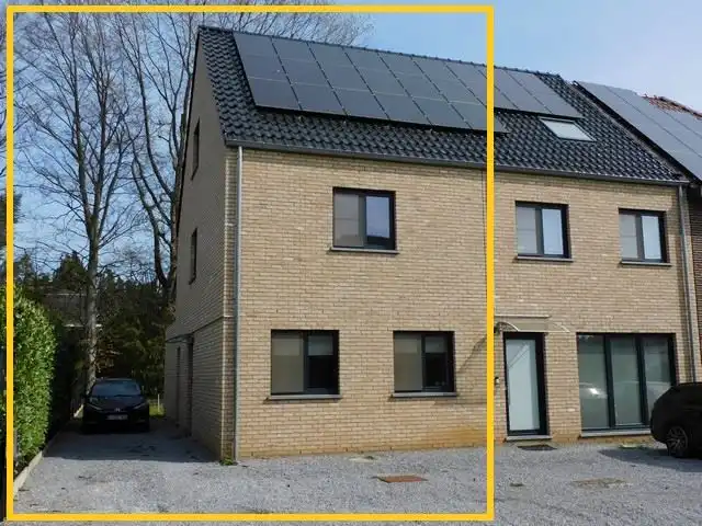 Moderne, energiezuinige woning op topligging nabij het centrum foto {{pictureIndex}}