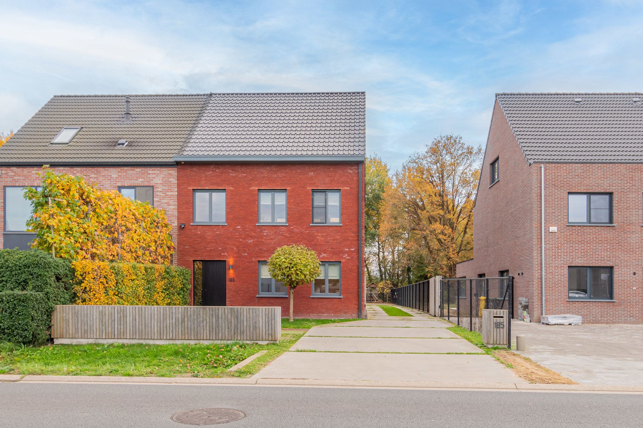 Moderne HOB met 4 (mogelijk 5) kamers en dubbele garage foto 37