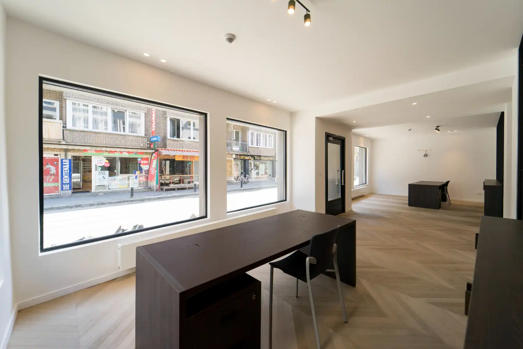 Prachtig handelsgelijkvloers in centrum Gent foto 7