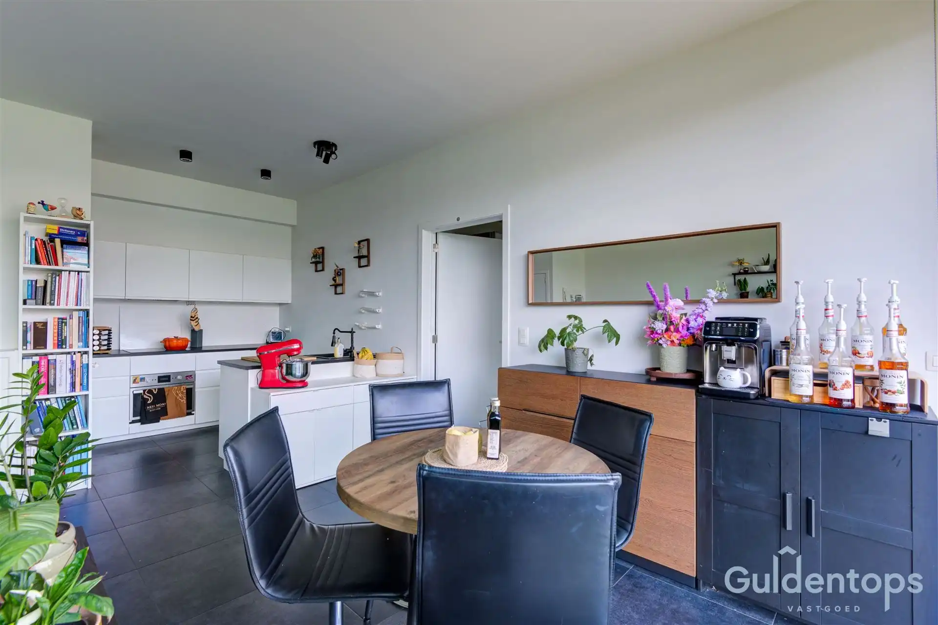 Uitstekend gelegen ruim 1 slaapkamerappartement  foto 15