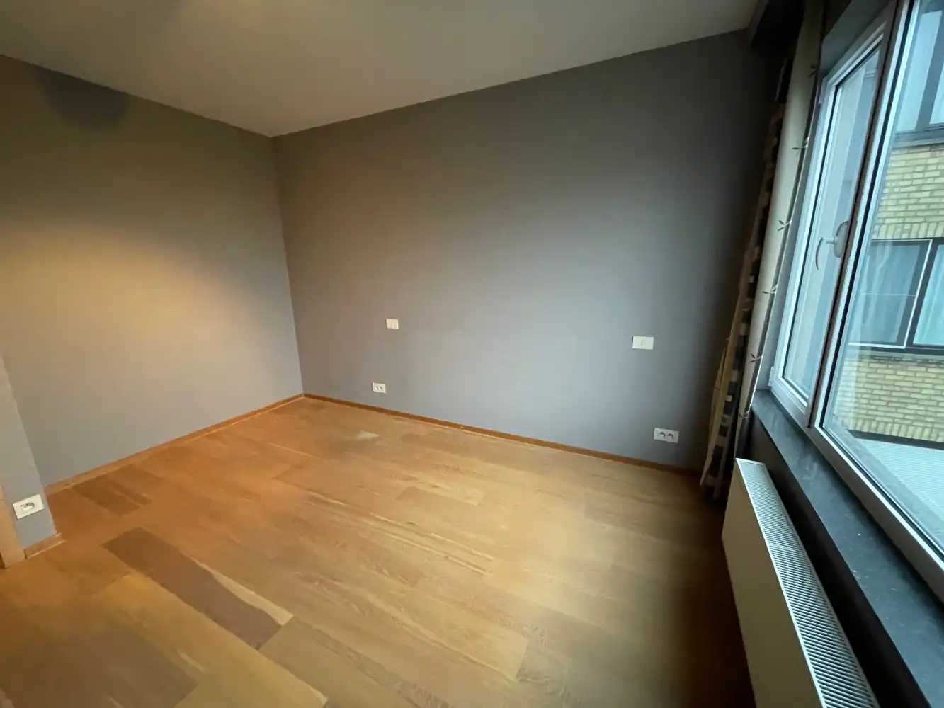 Instapklaar appartement met twee slaapkamers en terras gelegen op het Stationsplein. Op het vierde verdiep in een gebouw met lift. foto 11