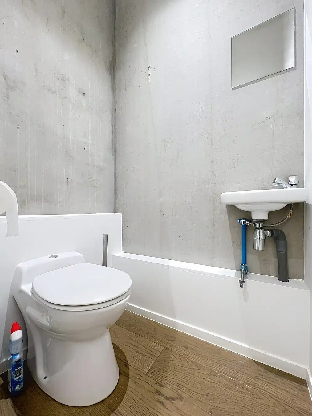 Winkelpand TE HUUR met industriële uitstraling in de Delaerestraat tussen stijlvolle handelszaken. foto 12