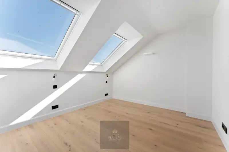 Instapklaar luxueus dakappartement van 106m² met autostaanplaats op toplocatie vlakbij het marktplein van Nieuwpoort. foto 8