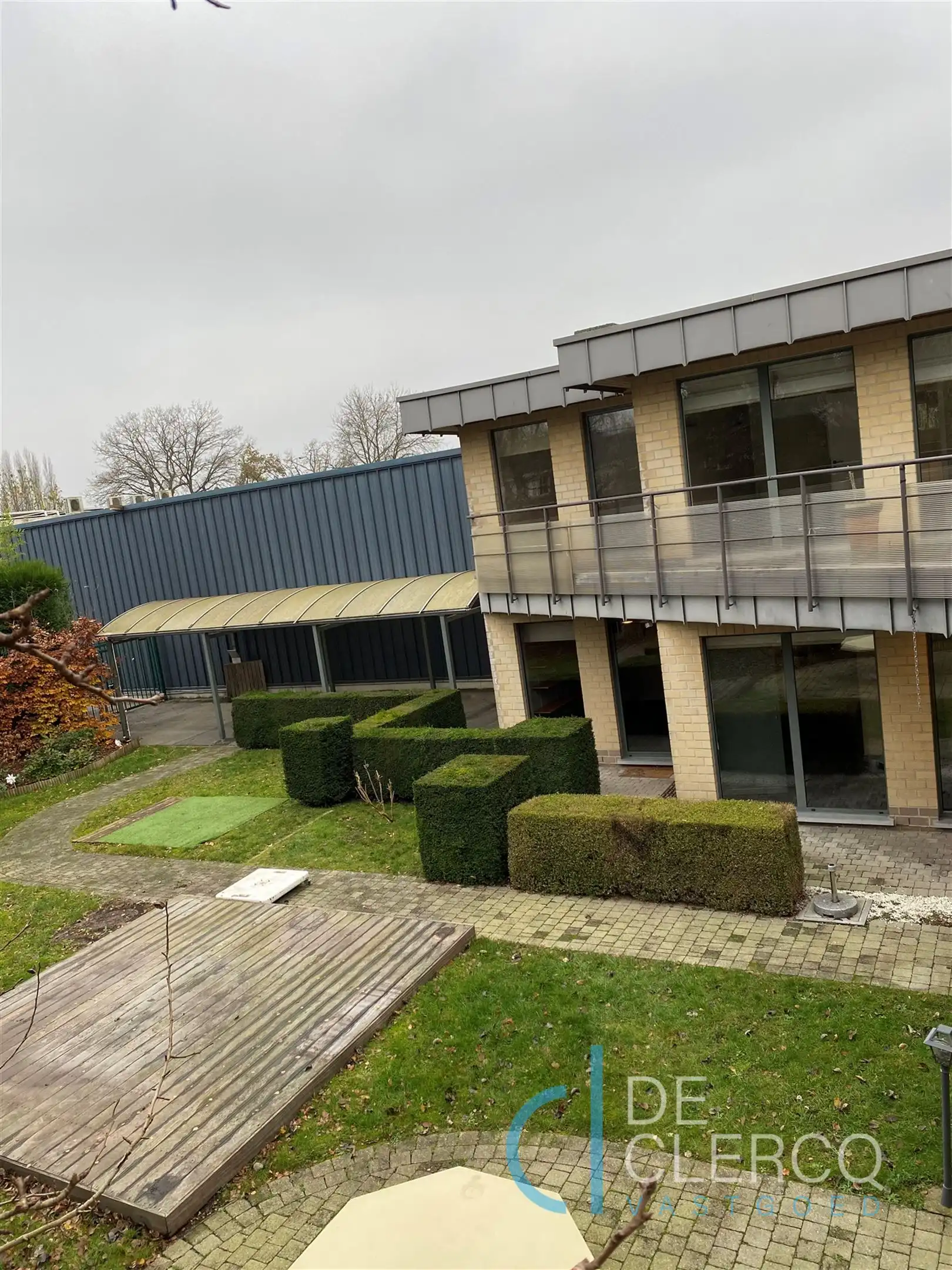 Karaktervolle woning verscholen in een rustige omgeving langs de Antwerpsesteenweg te Oostakker!  foto 18