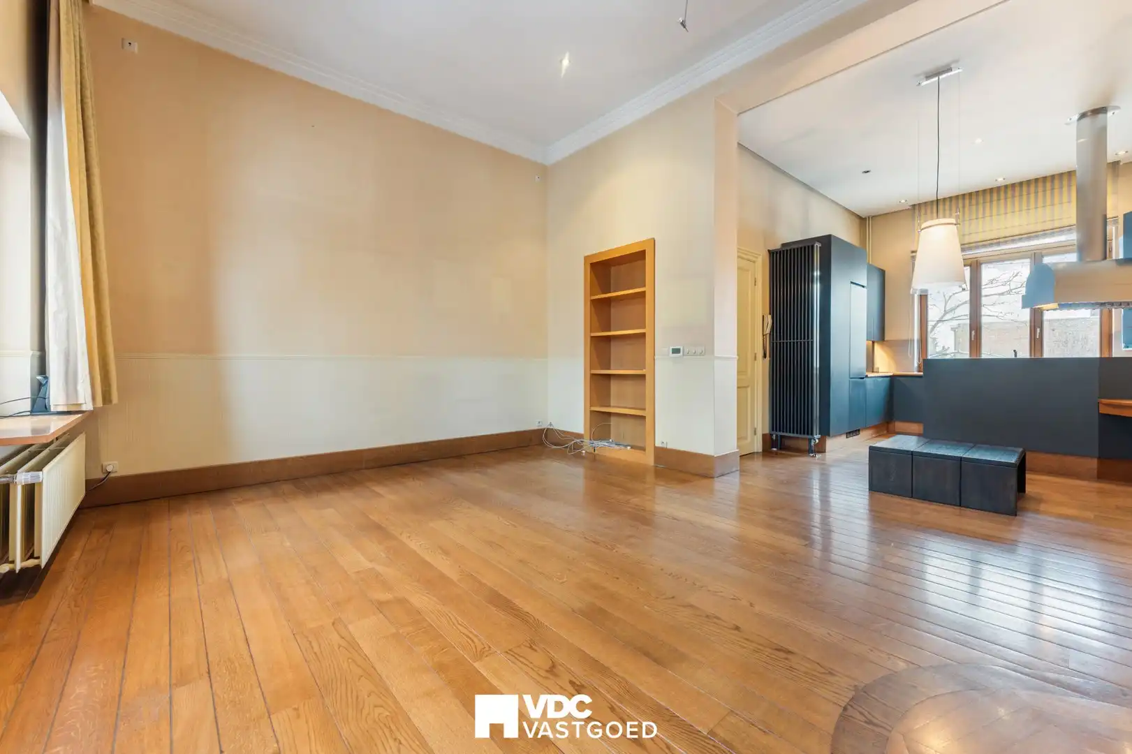 Uniek wonen & werken in hartje Tongeren – karakterpand met handelsgelijkvloers en ruim appartement foto 9