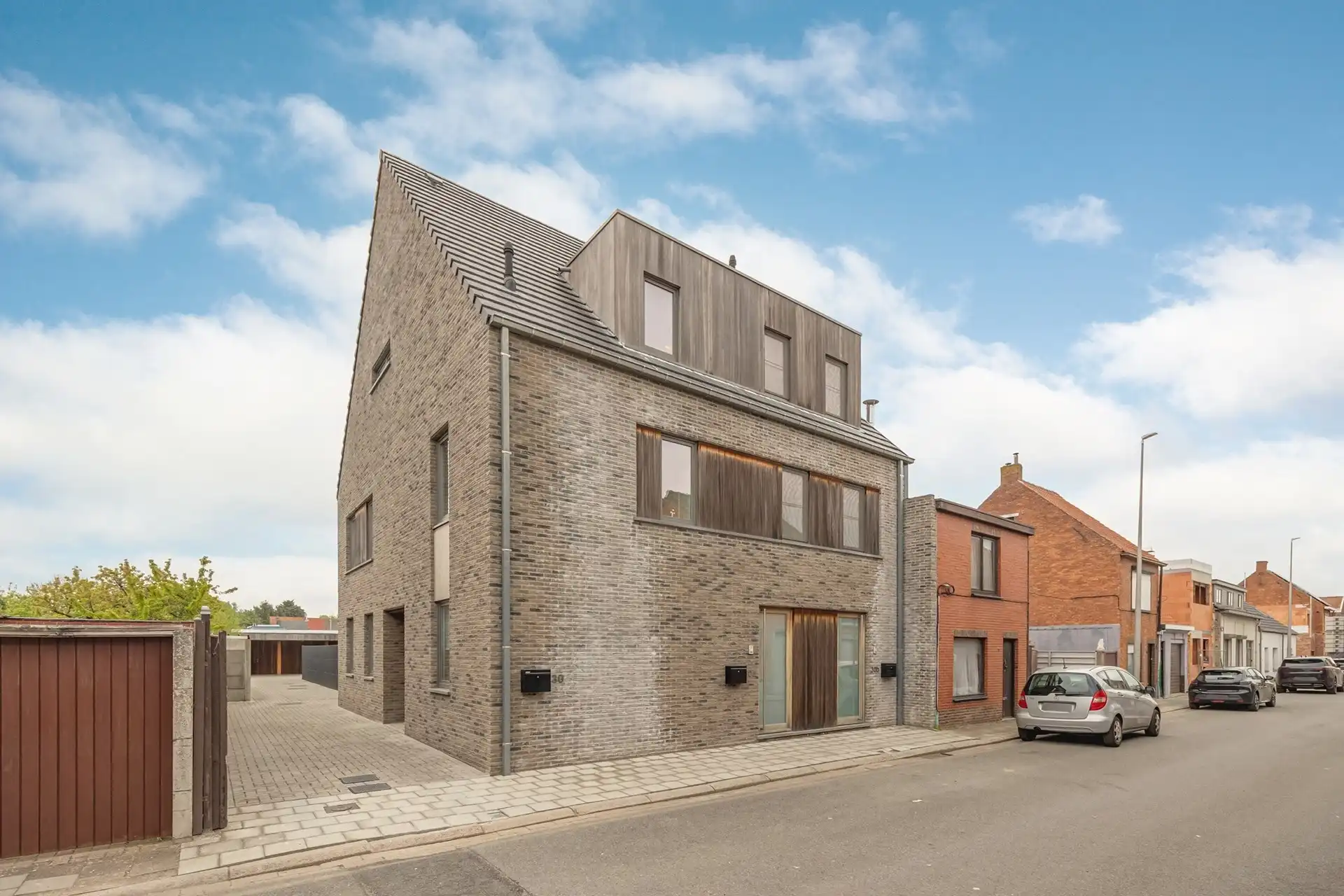 Recent triplexappartement met 2 slaapkamers en carport foto 19