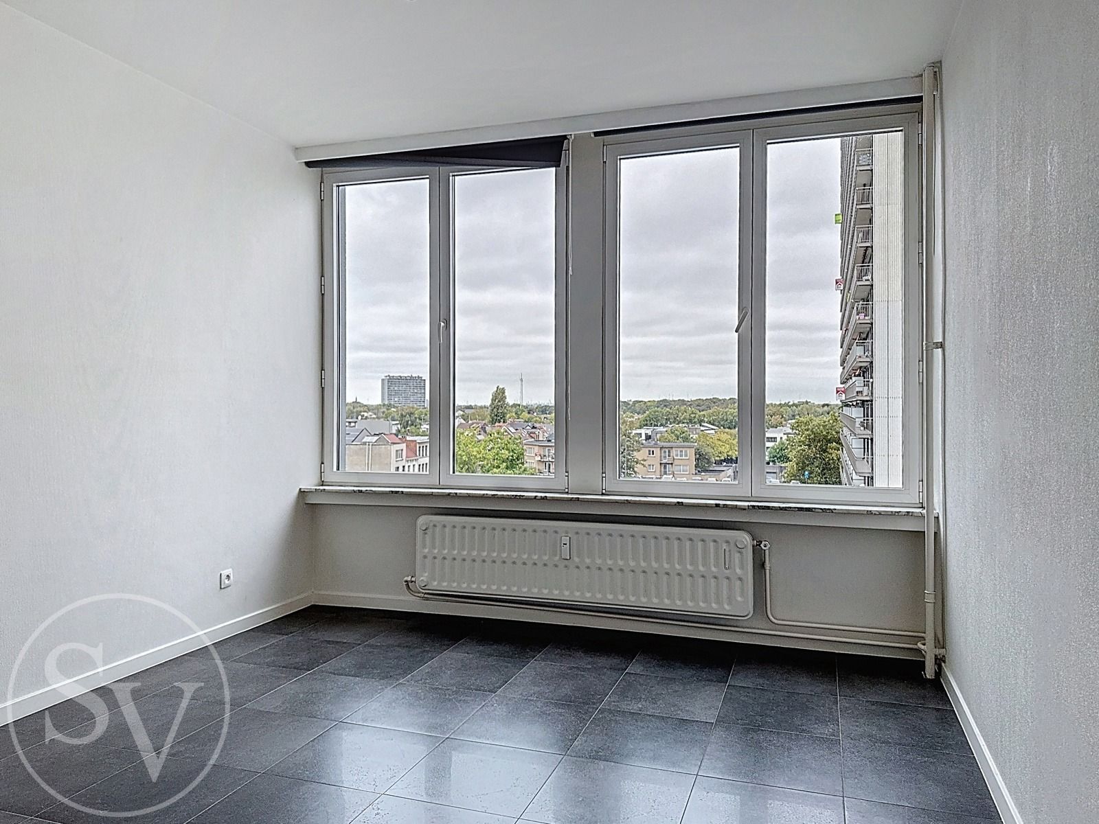 Appartement met 2 slaapkamers, balkon en garage. foto 8