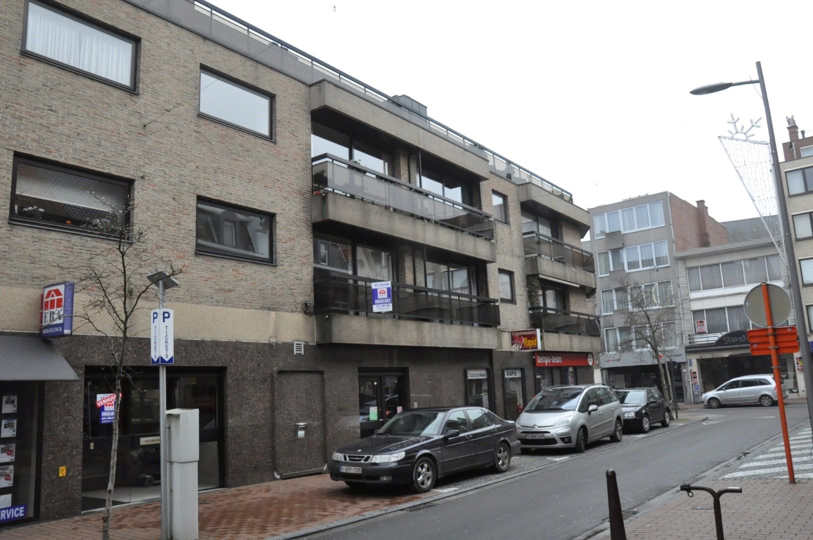 Verzorgd appartement in het centrum van Izegem - twee slaapkamers. foto 1