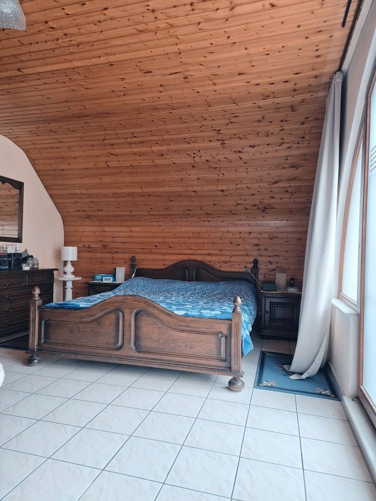 Prachtige villa uit de jaren 90 met drie slaapkamers en grote tuin! foto 26