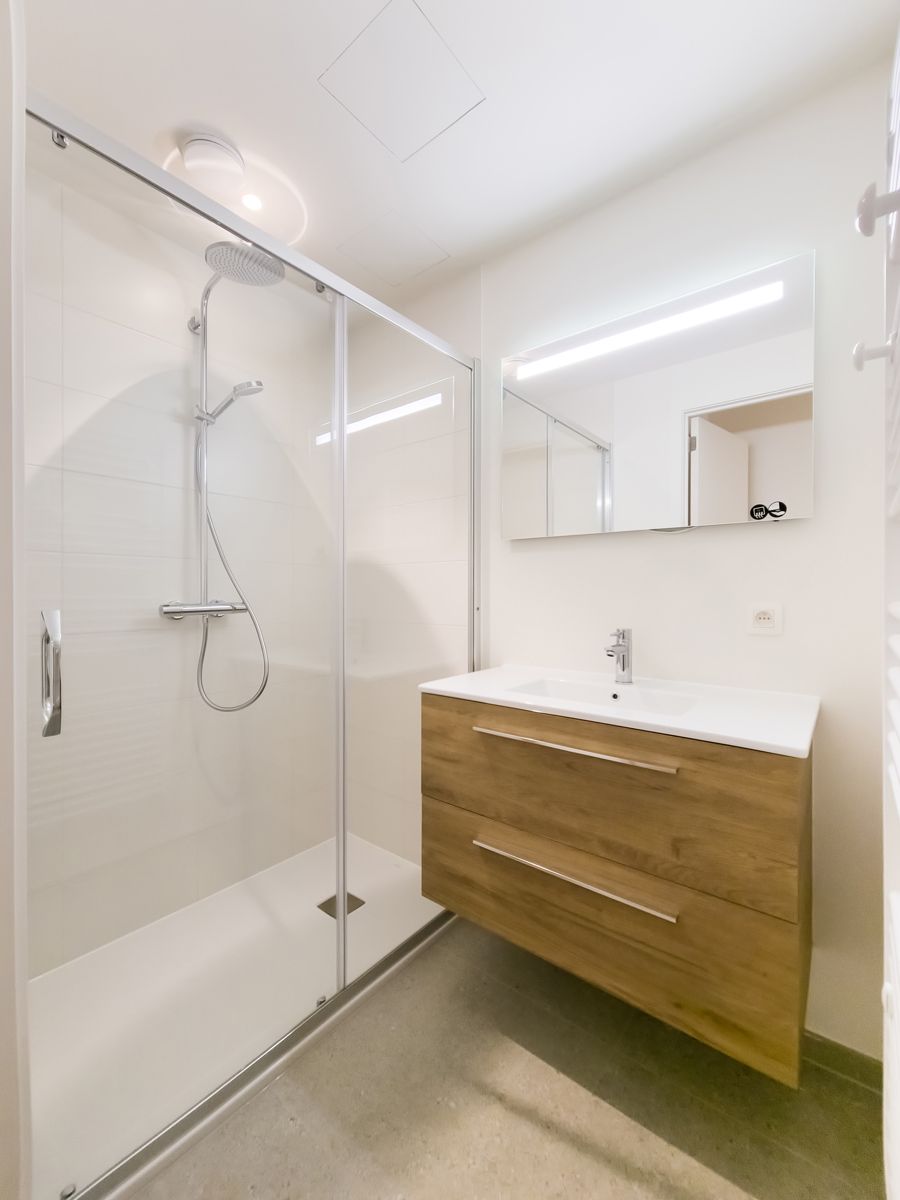 Ongemeubeld 1 slaapkamer app. met mooi terrras foto 10