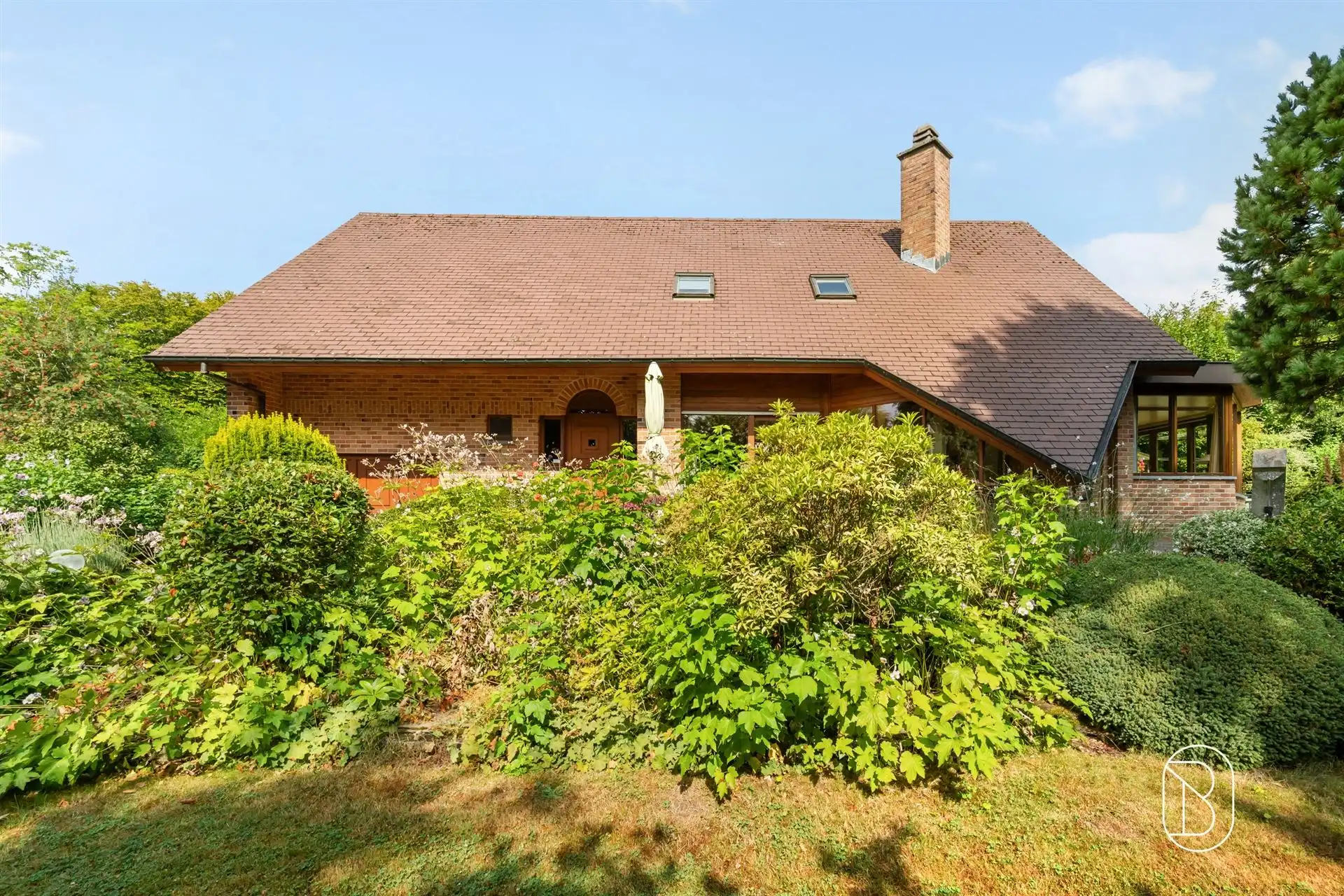 Karaktervolle villa met prachtige tuin op unieke ligging foto 6