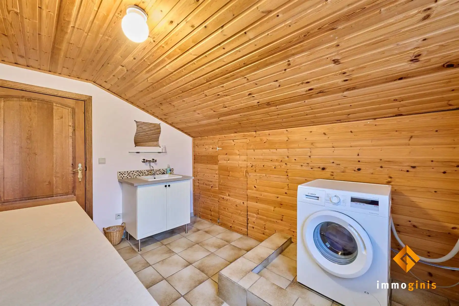 Verrassend ruime woning met 5 slaapkamers en een vrijstaand bijgebouw van 95 m²! foto 23