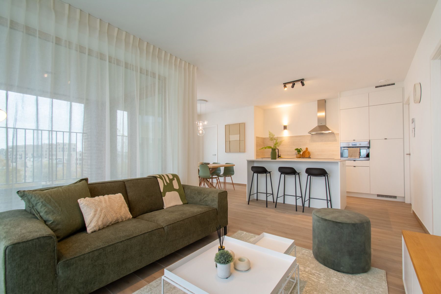 Rustig, gemeubeld en comfortabel 2slpk app. met mooi terras  foto {{pictureIndex}}