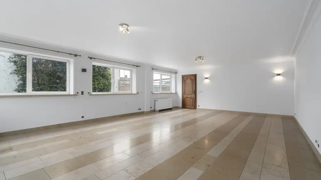 Bedrijfspand met woonst te huur in Dikkelvenne foto 9