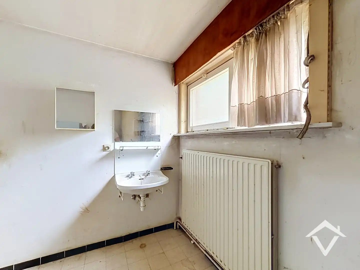 Stevige woning met 3 slaapkamers, tuin en garage in rustige woonwijk te Roeselare foto 13