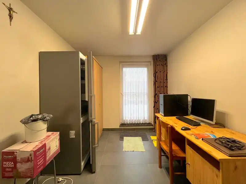 GELIJKVLOERS-APPARTEMENT MET GARAGE te TORHOUT foto 6