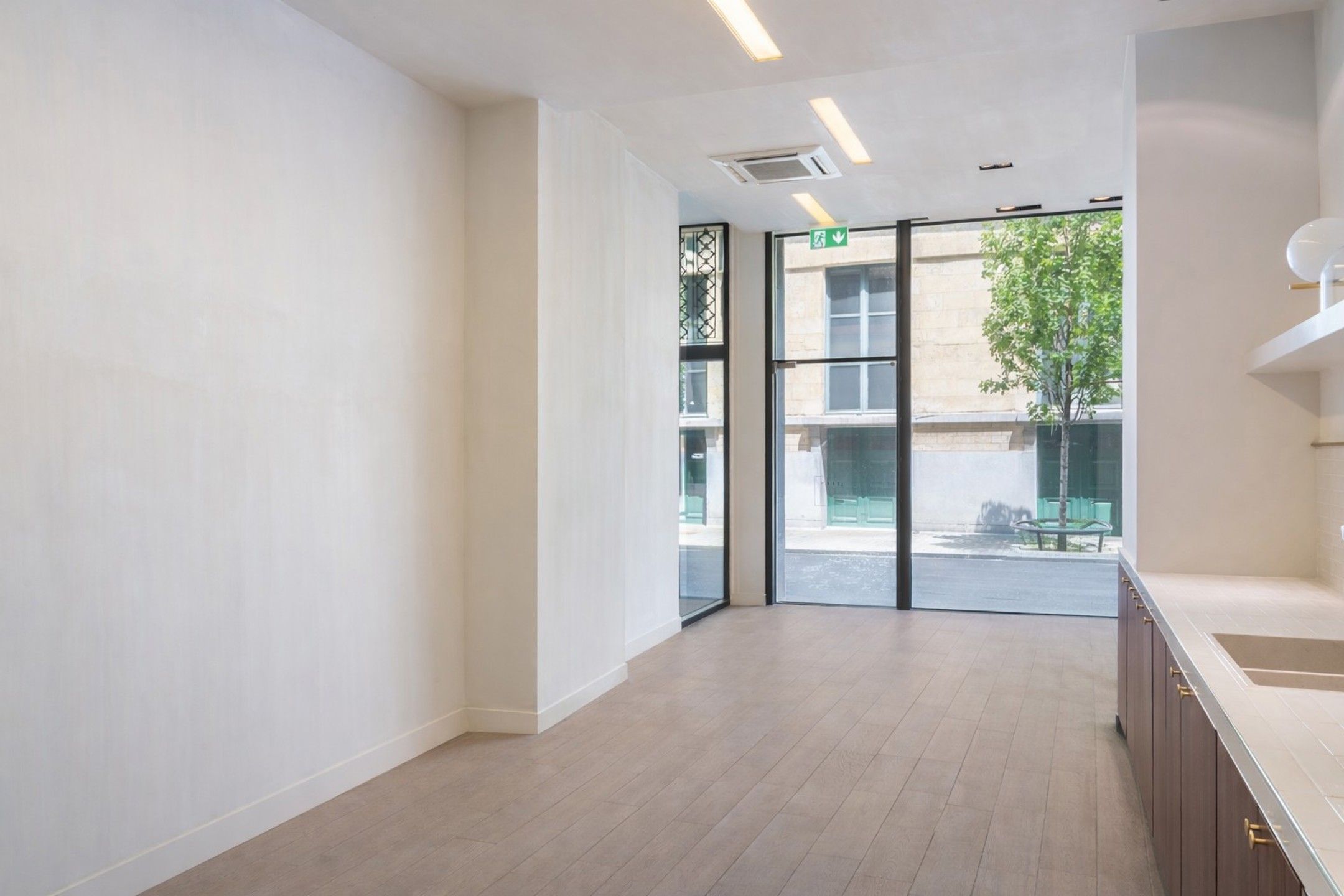 commerciële ruimte op absolute toplocatie aan Bourla foto 10