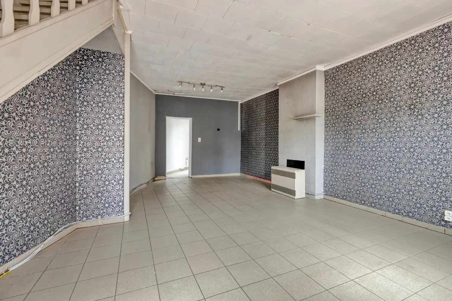 TE RENOVEREN WONING MET VEEL POTENTIEEL IN HET CENTRUM VAN DIEST! foto 3