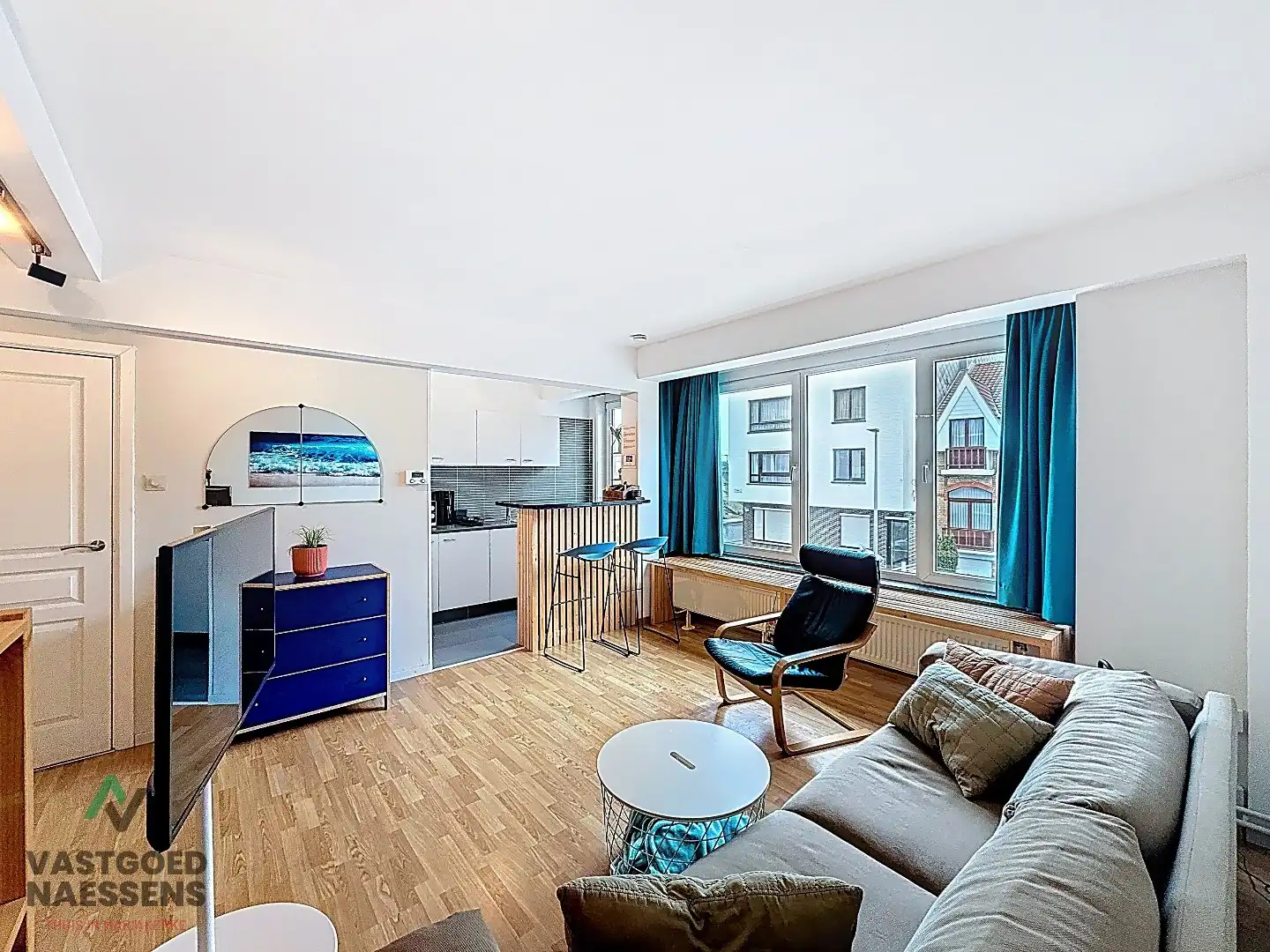 GEMEUBELDE STUDIO VLAKBIJ ZEEDIJK foto 2