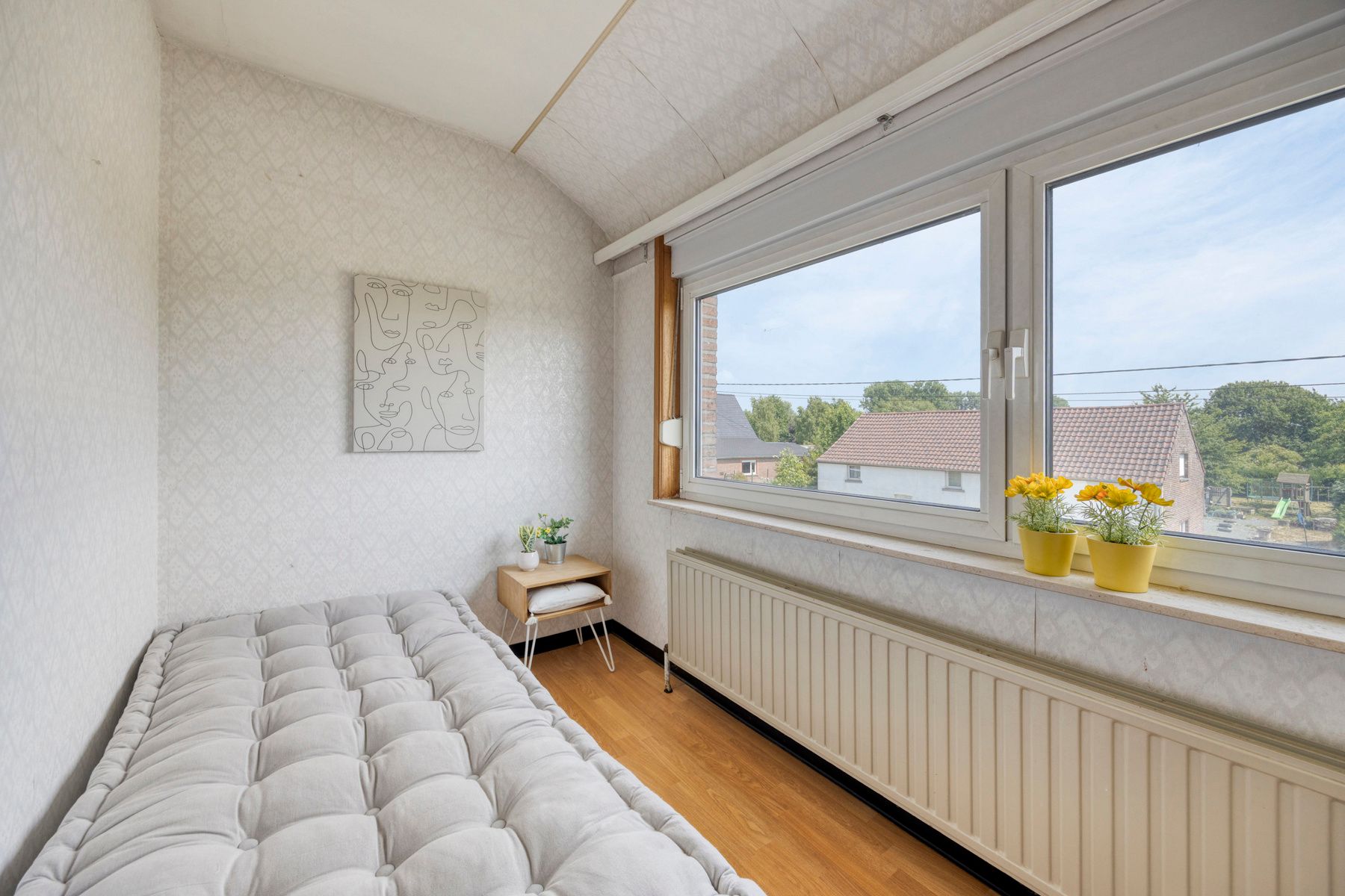 Ruime gezinswoning met garage, veel licht en mogelijkheden tot 6 à 7 kamers, kangoeroewoning of vrij beroep, vlak bij kasteelpark Ter Rijst. foto 17