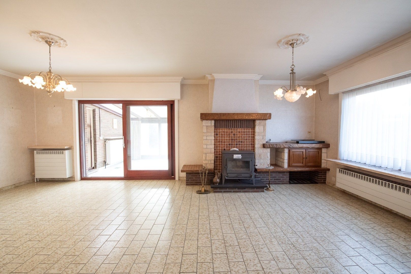 Halfopen woning op 860 m² met zuidgerichte tuin TE KOOP in Sint-Eloois-Vijve!! foto 5