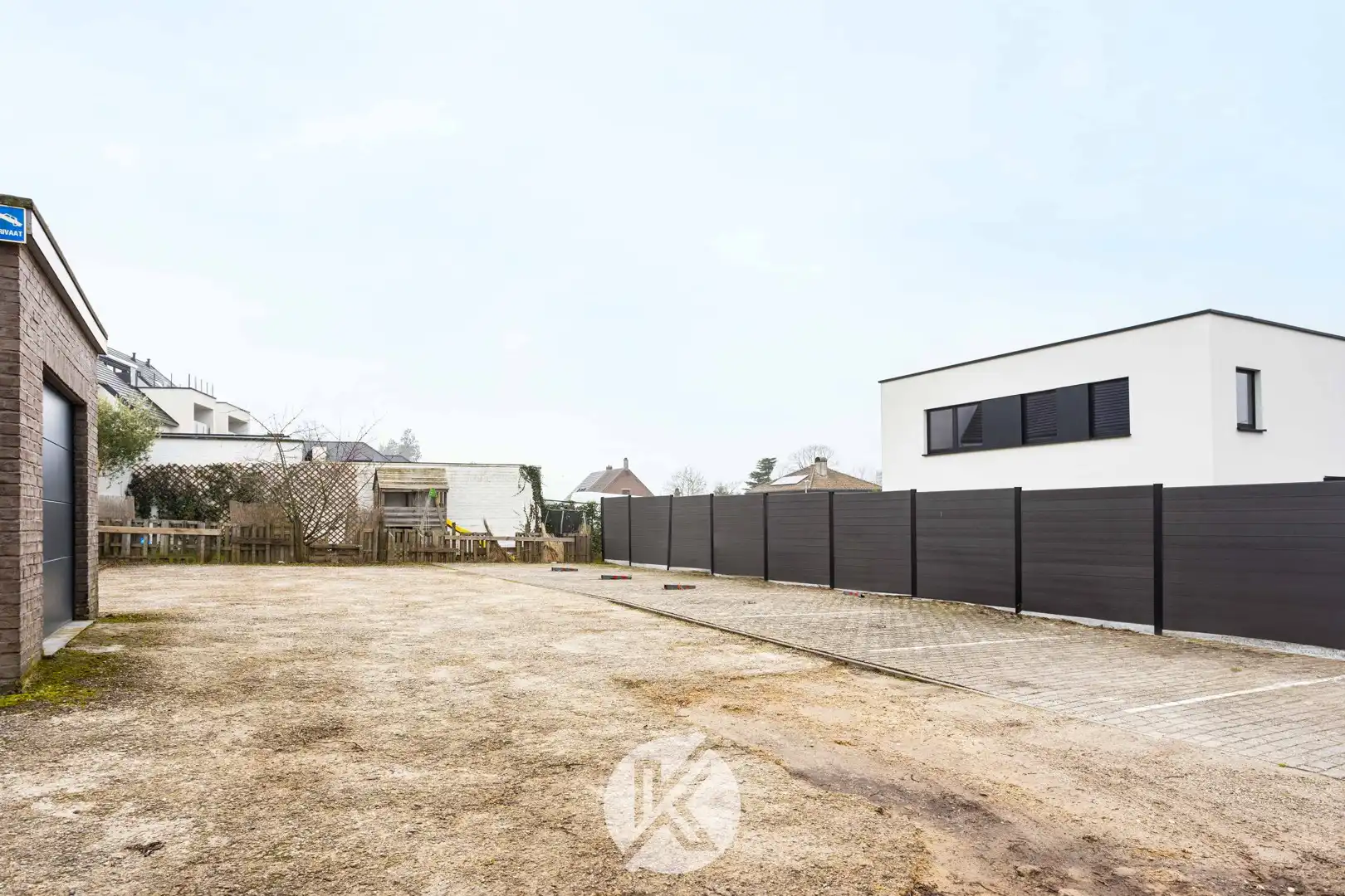 Stijlvol appartement met twee slaapkamers en staanplaats foto 19