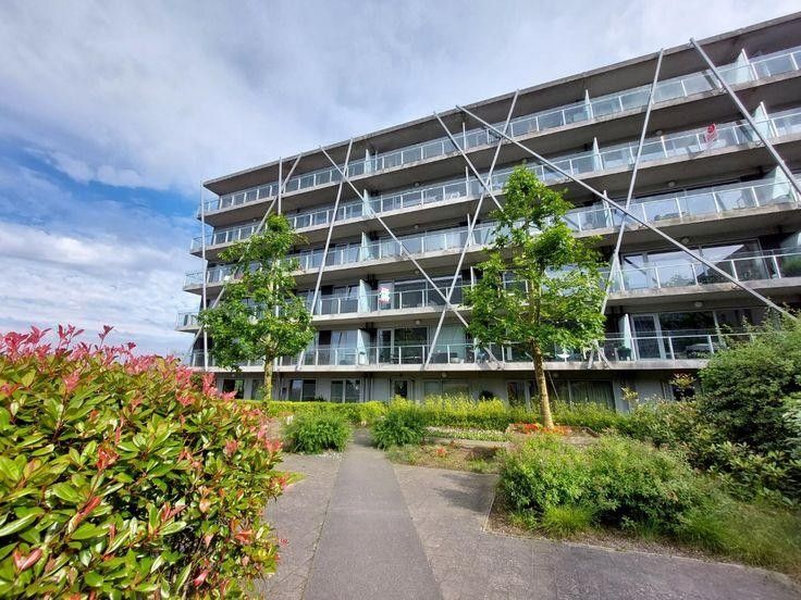 Gemeubeld appartement + autostaanplaats inbegrepen op toplocatie foto {{pictureIndex}}