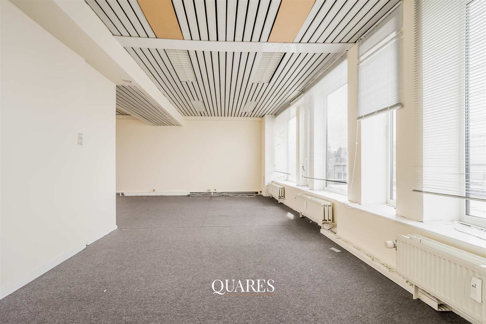 FANTASTISCH RUIM EN LICHTRIJK KANTOOR/APPARTEMENT OP TOPLOCATIE IN HET CENTRUM VAN ANTWERPEN foto 5