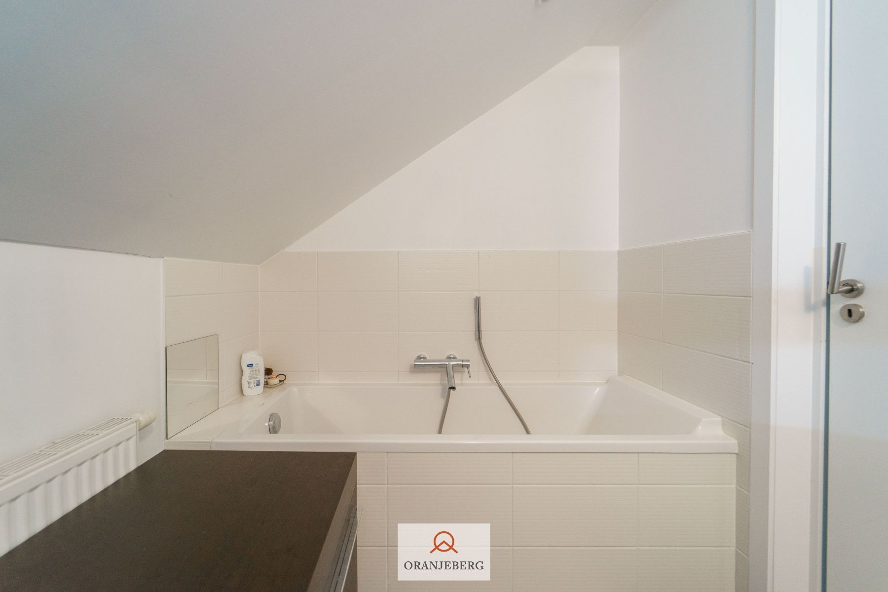 Centraal gelegen 2 slaapkamer-appartement met zicht op de Coupure! foto 25
