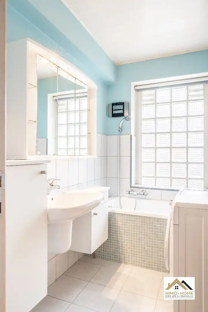 Ruim appartement inclusief autostaanplaats met uitzicht over skyline Gent  foto 19