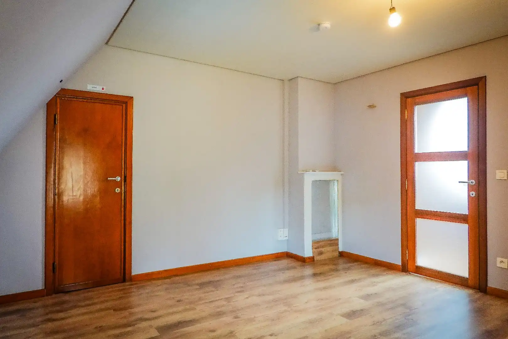 Charmante vrijstaande woning met 5 slaapkamers, ruime tuin en grote garage foto 23