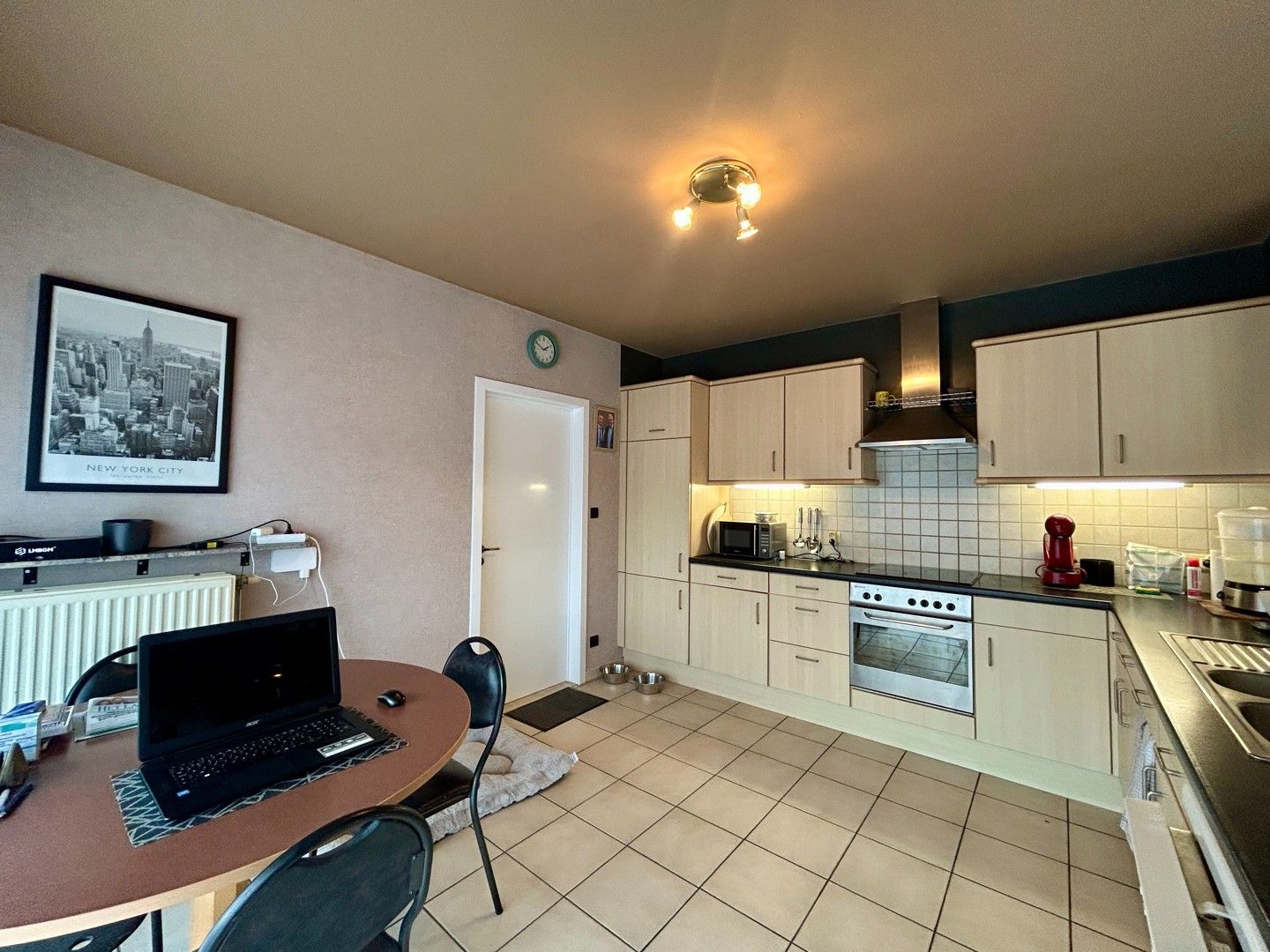 Instapklare woning met drie slaapkamers en garage te huur Roeselare! foto 6