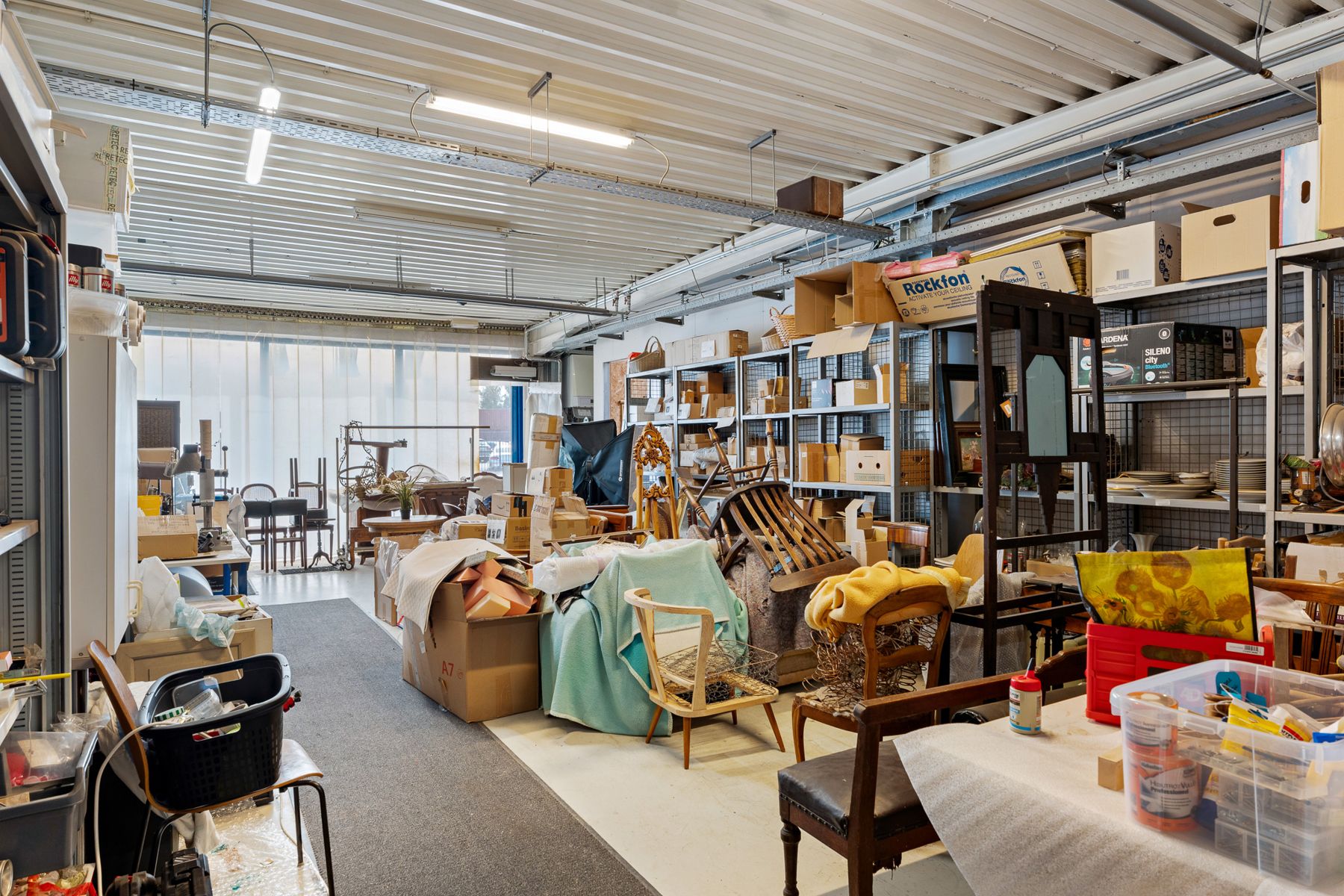 Kantoorgebouw met loods op strategische locatie! foto 11