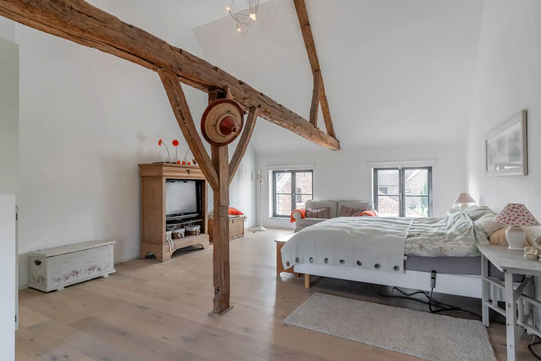 Karaktervolle gerenoveerde woning te Hoegaarden. foto 13