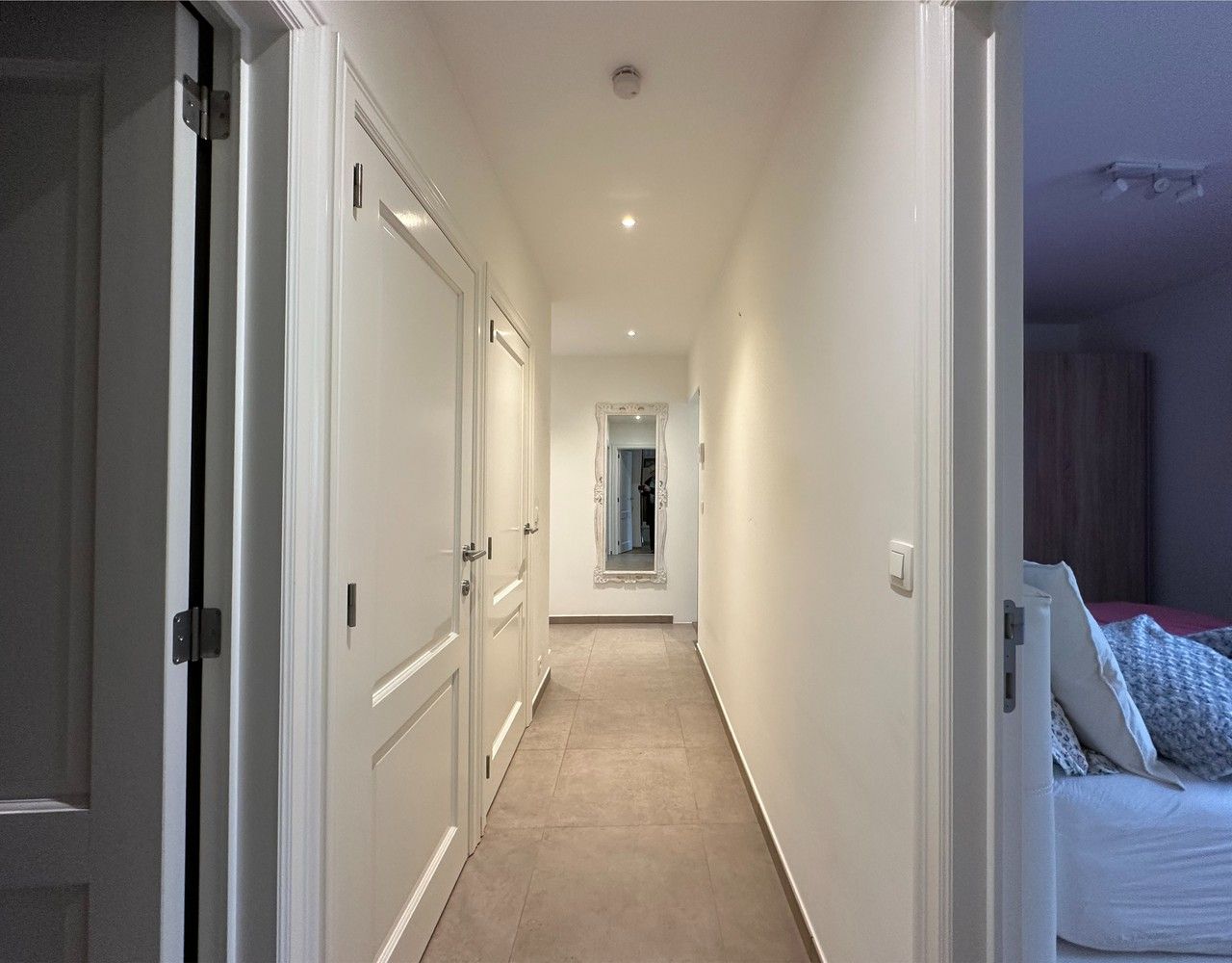 Luxueus appartement op een rustige centrumlocatie te 's Gravenwezel. foto 5