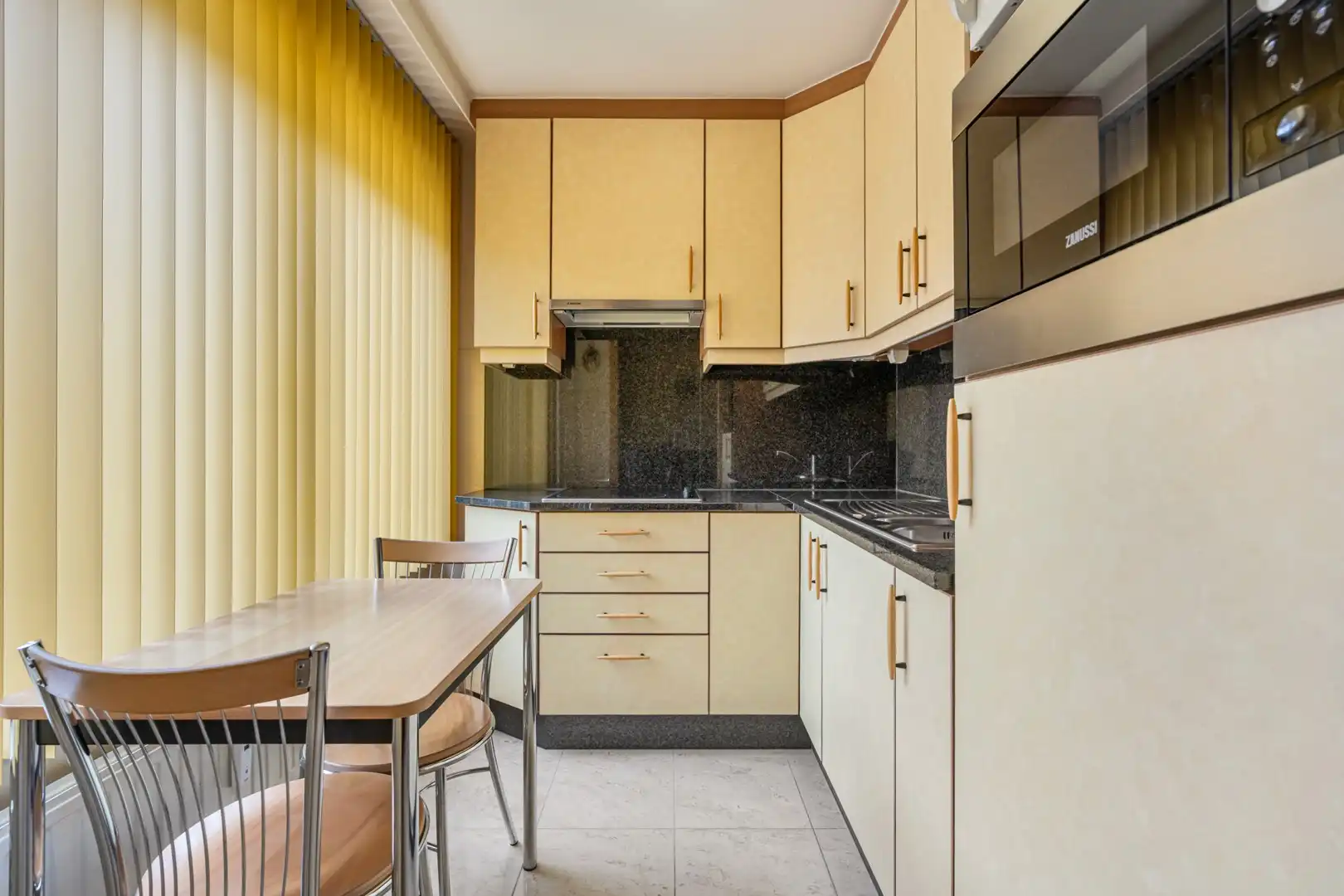 Instapklare studio in hartje Leuven met balkon! foto 10