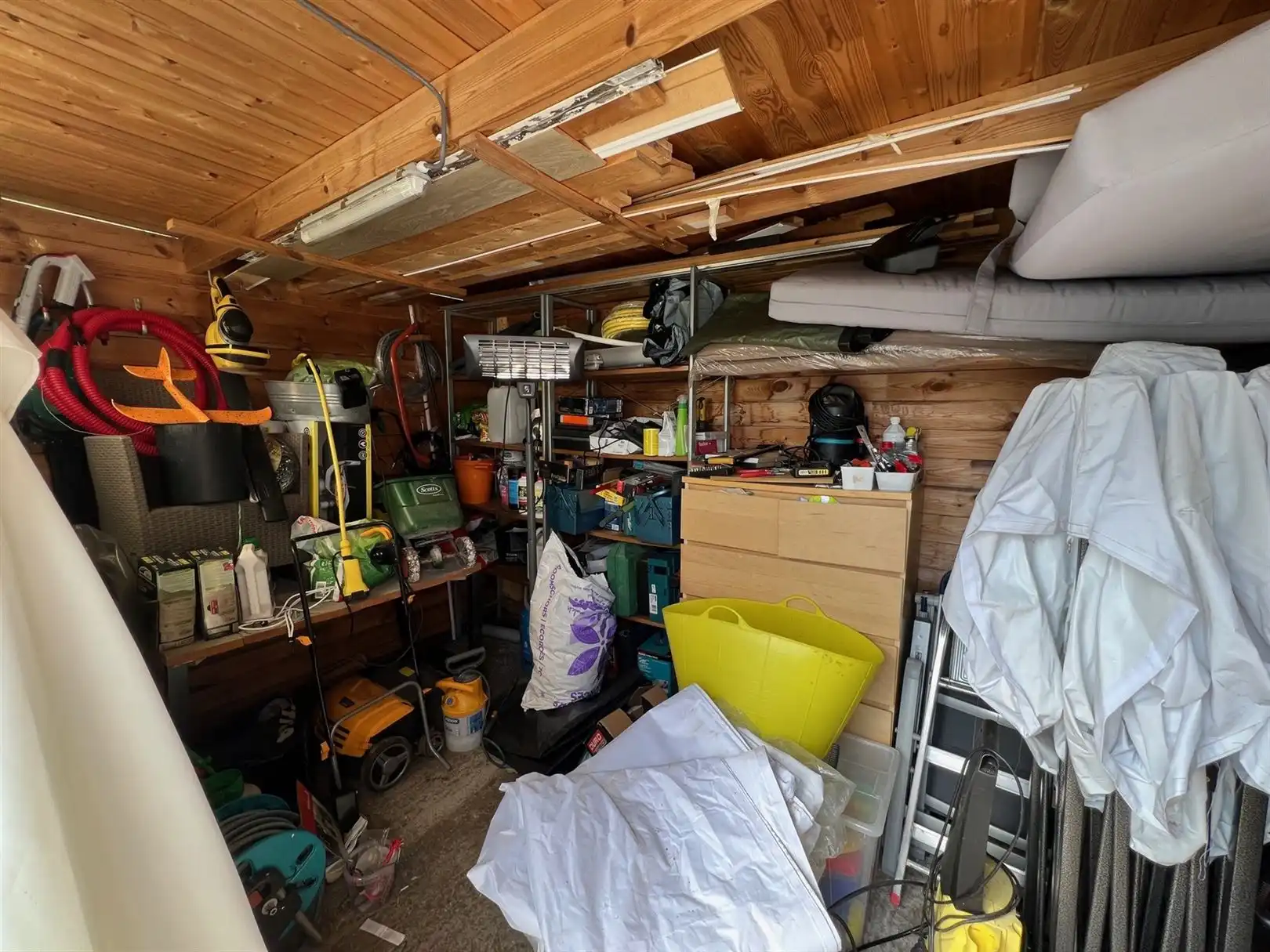 Topgelegen vakantiewoning op groot perceel in perfecte staat foto 13