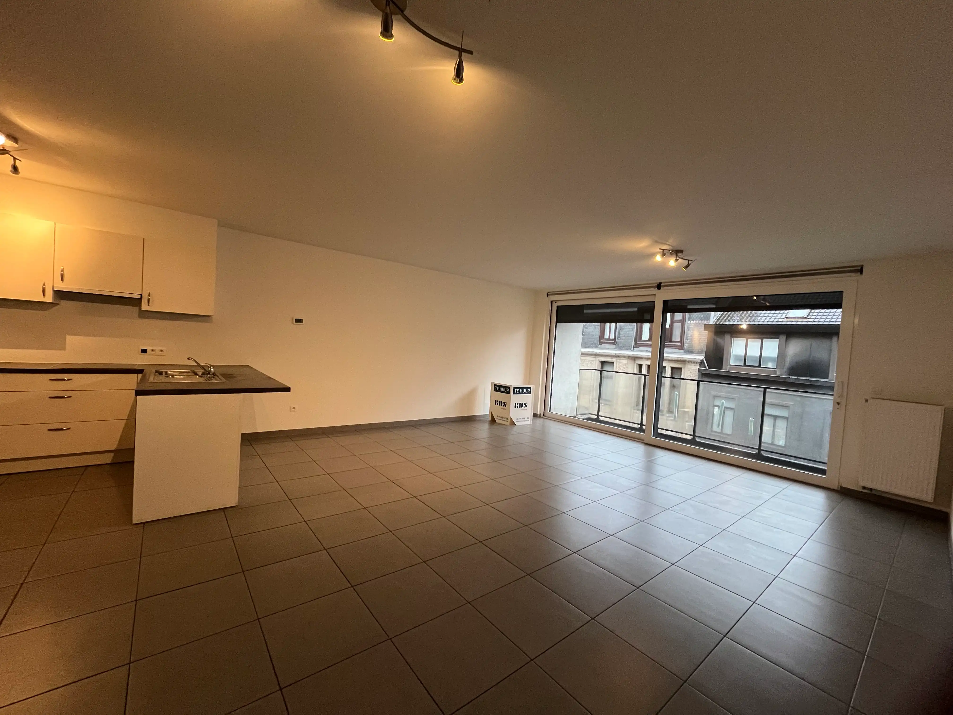 Ruim appartement met aangenaam zonneterras foto 12