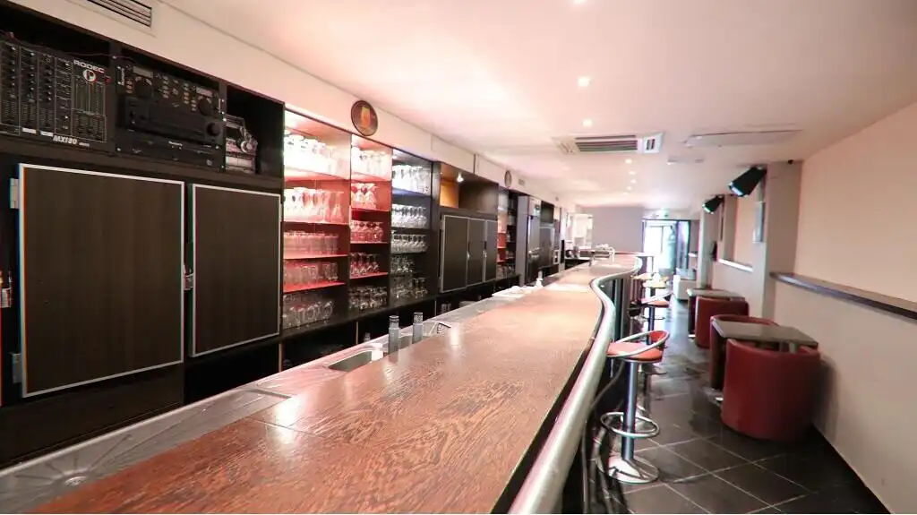 Horecapand met Terras te koop op de ZEEDIJK in Middelkerke foto 4