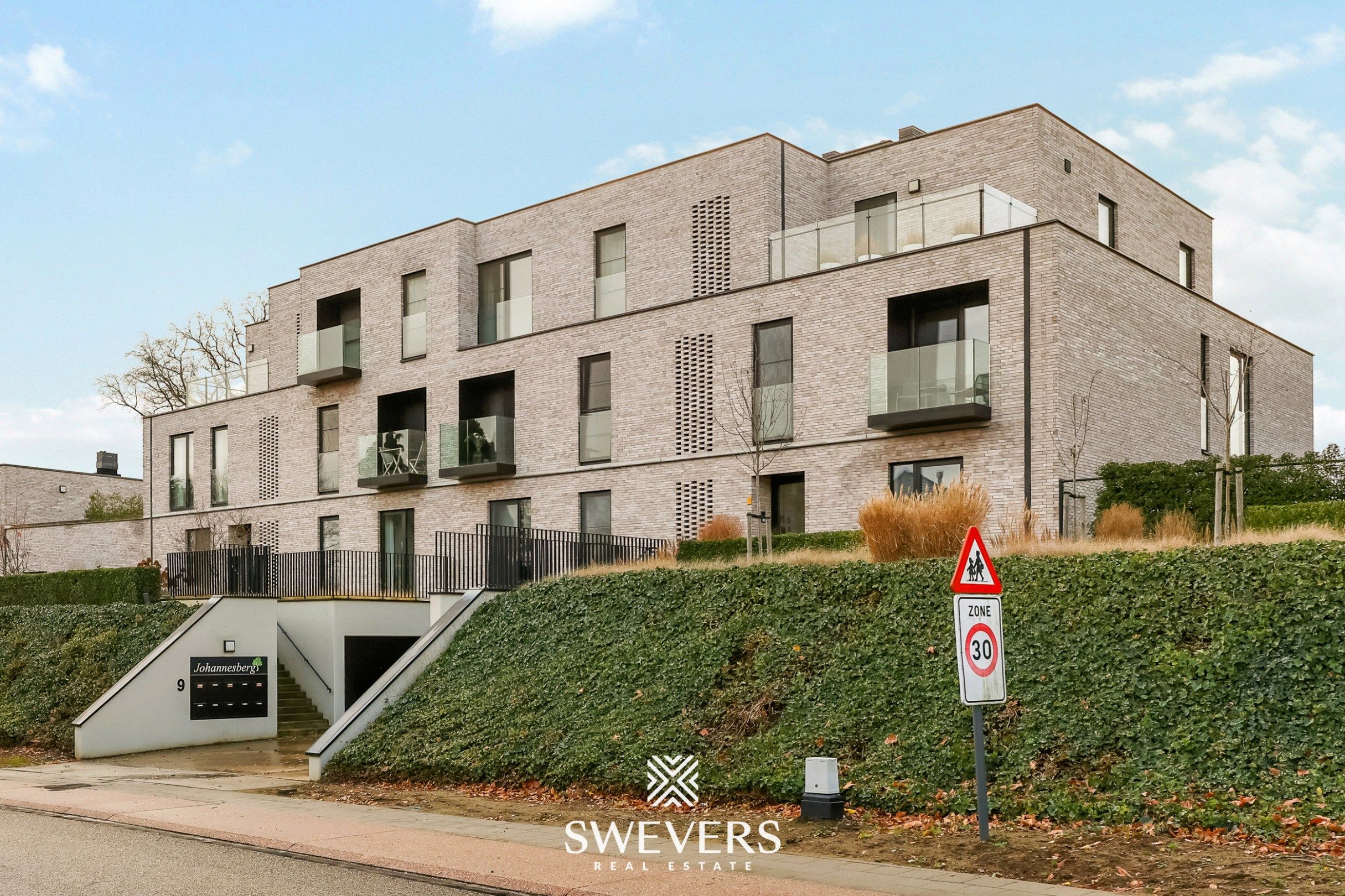 Gelijkvloers appartement met privétuin en dubbele garage foto 25