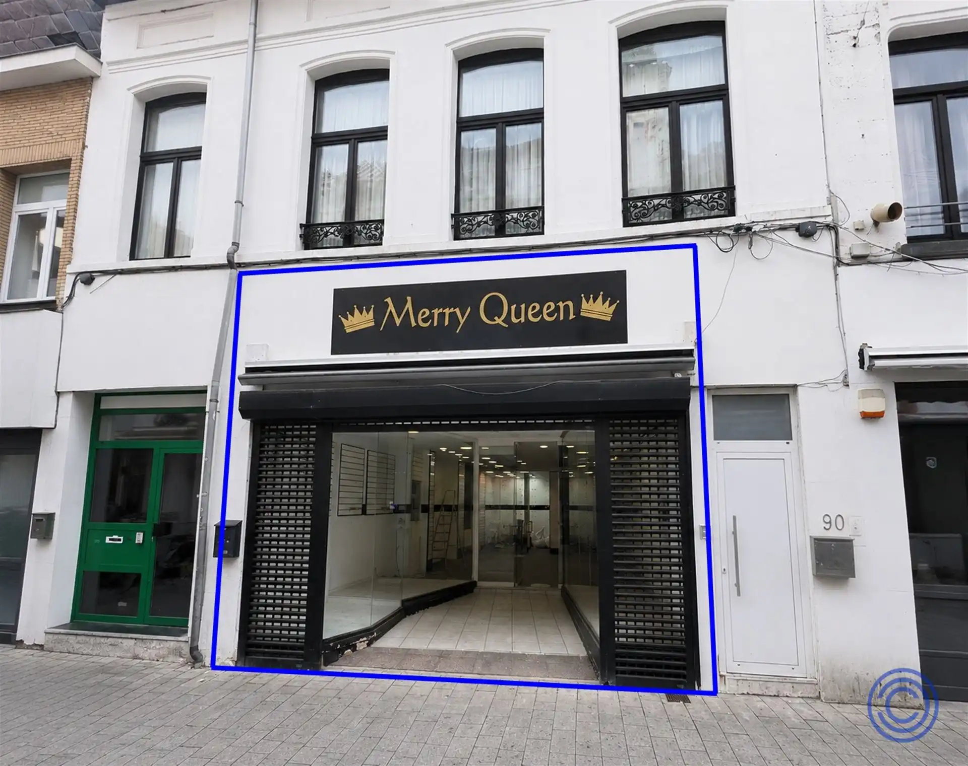 Handelspand ca. 170m² met grote etalage en onderkeldering! foto {{pictureIndex}}
