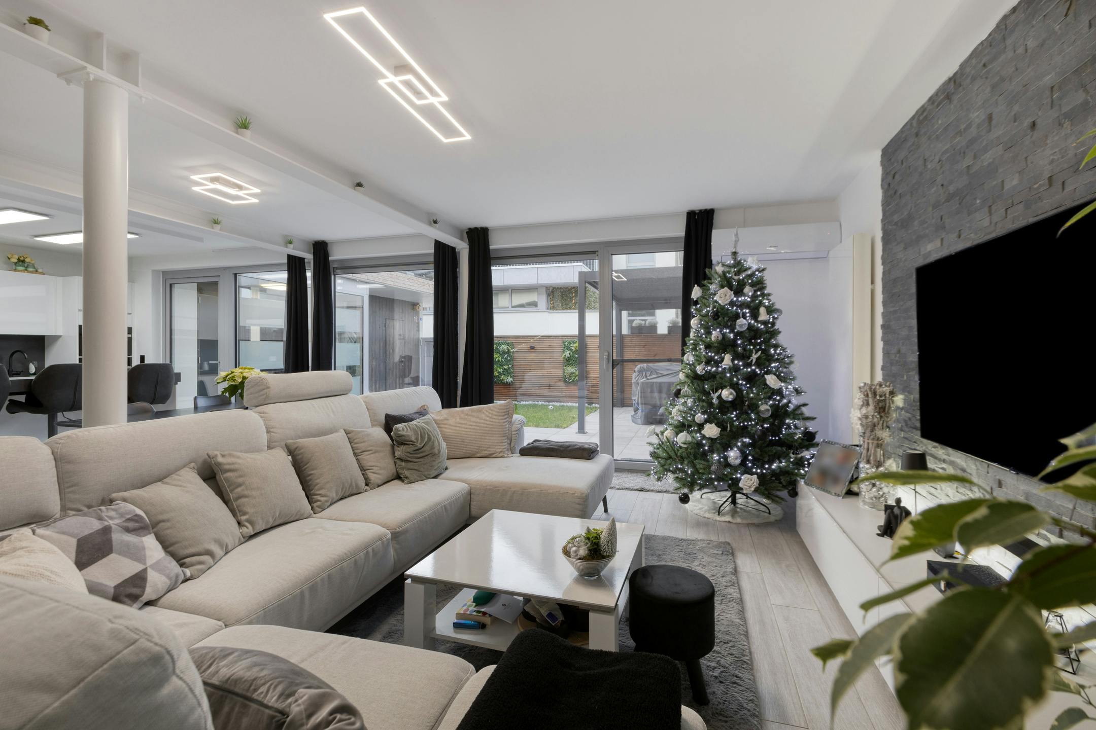 Energiezuinige woning met tuintje te koop in Maasmechelen foto 5