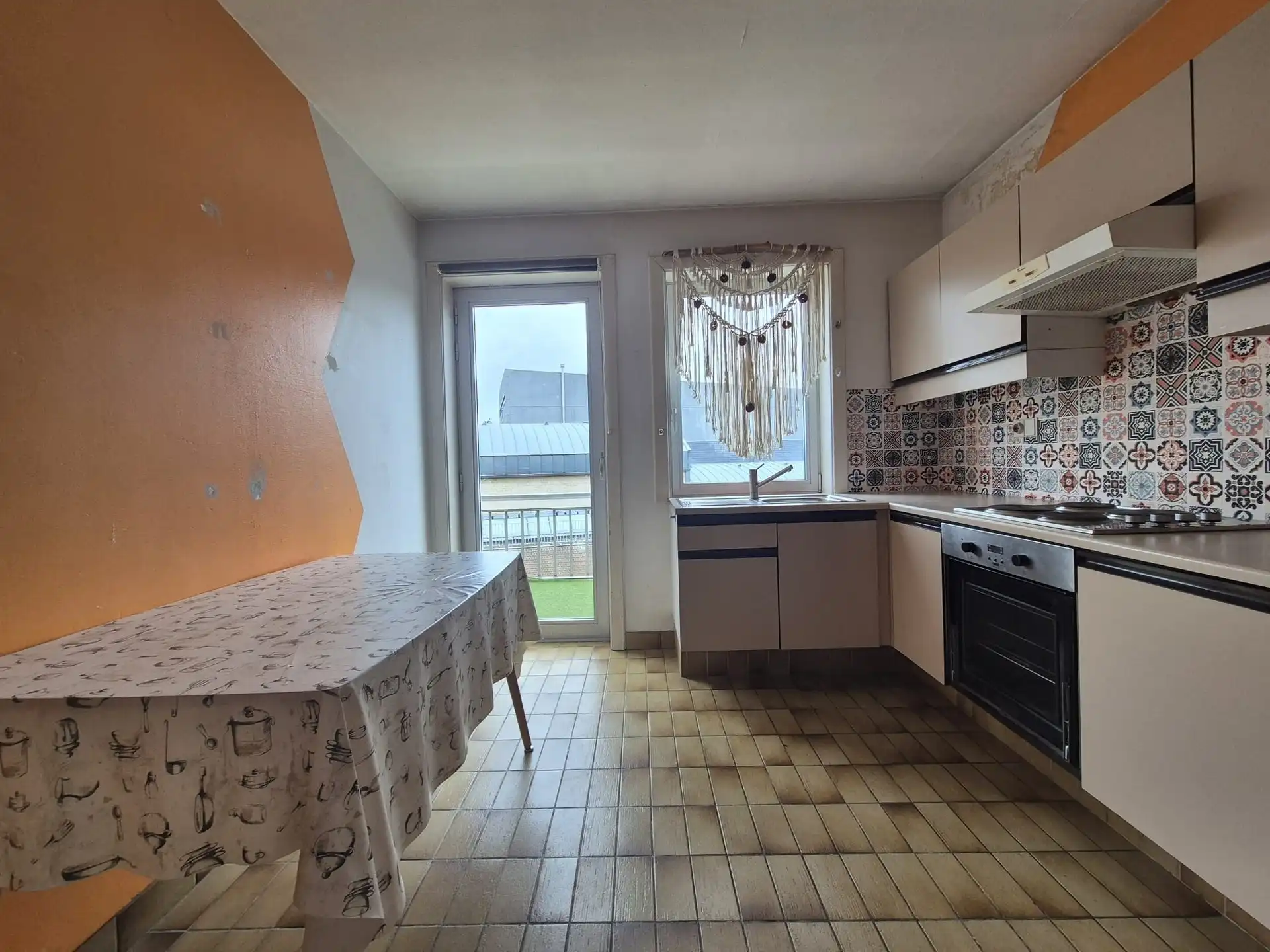 Ruim en lichtrijk appartement met 2 slaapkamers in het centrum van Wetteren. foto 11