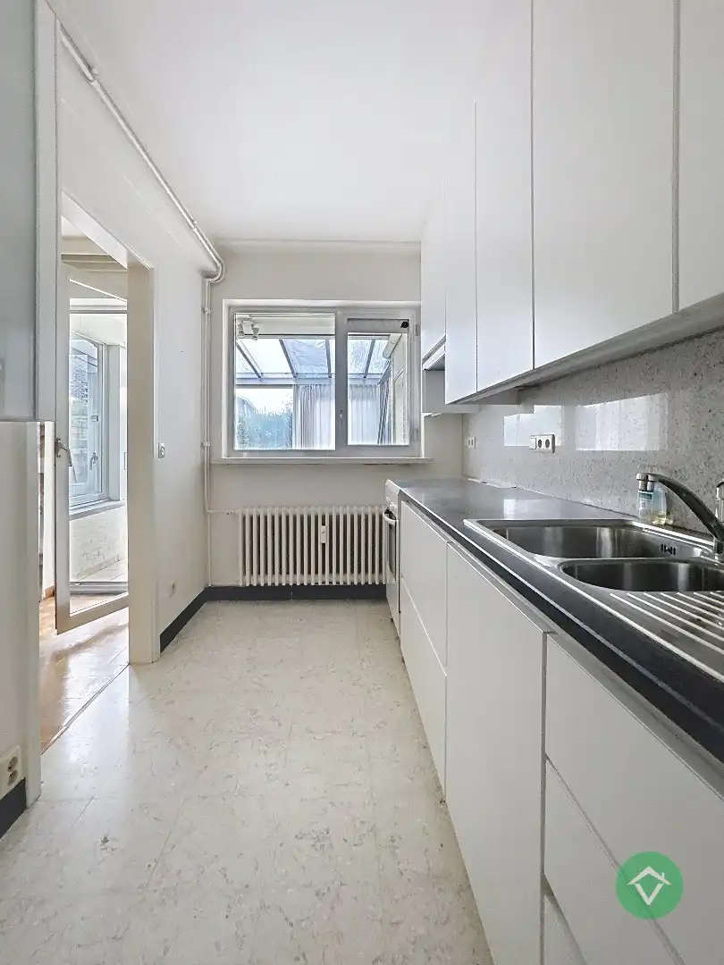 Gelijkvloers appartement met autostandplaats en garage te Roeselare  foto 11