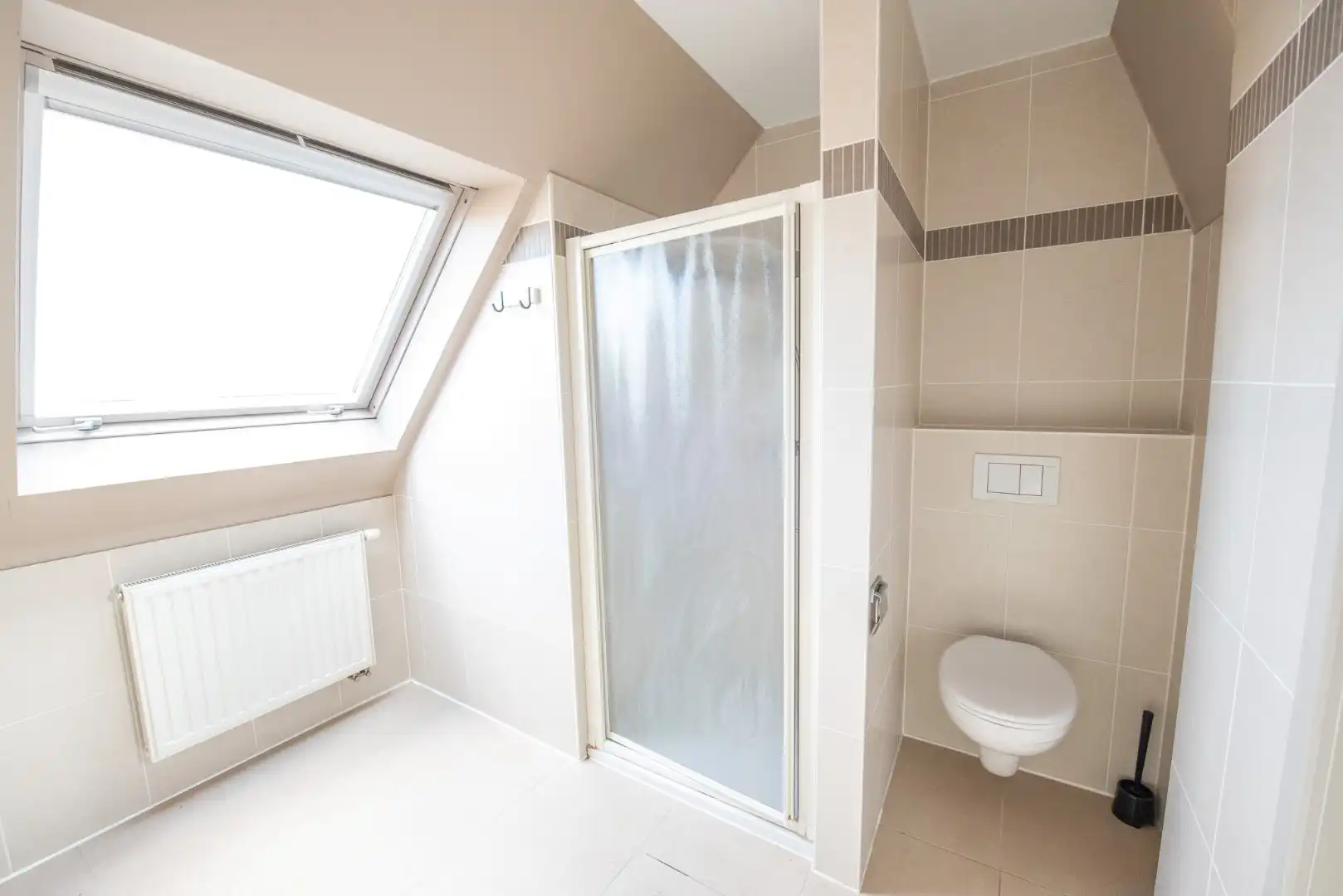 Lichtrijk duplex-appartement op een schitterende ligging in Centrum Waregem met garage! foto 7