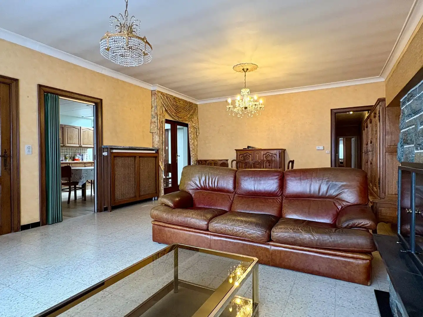 Gelijkvloerse woning op 408m² met 3slks, garage en tuin. foto 7