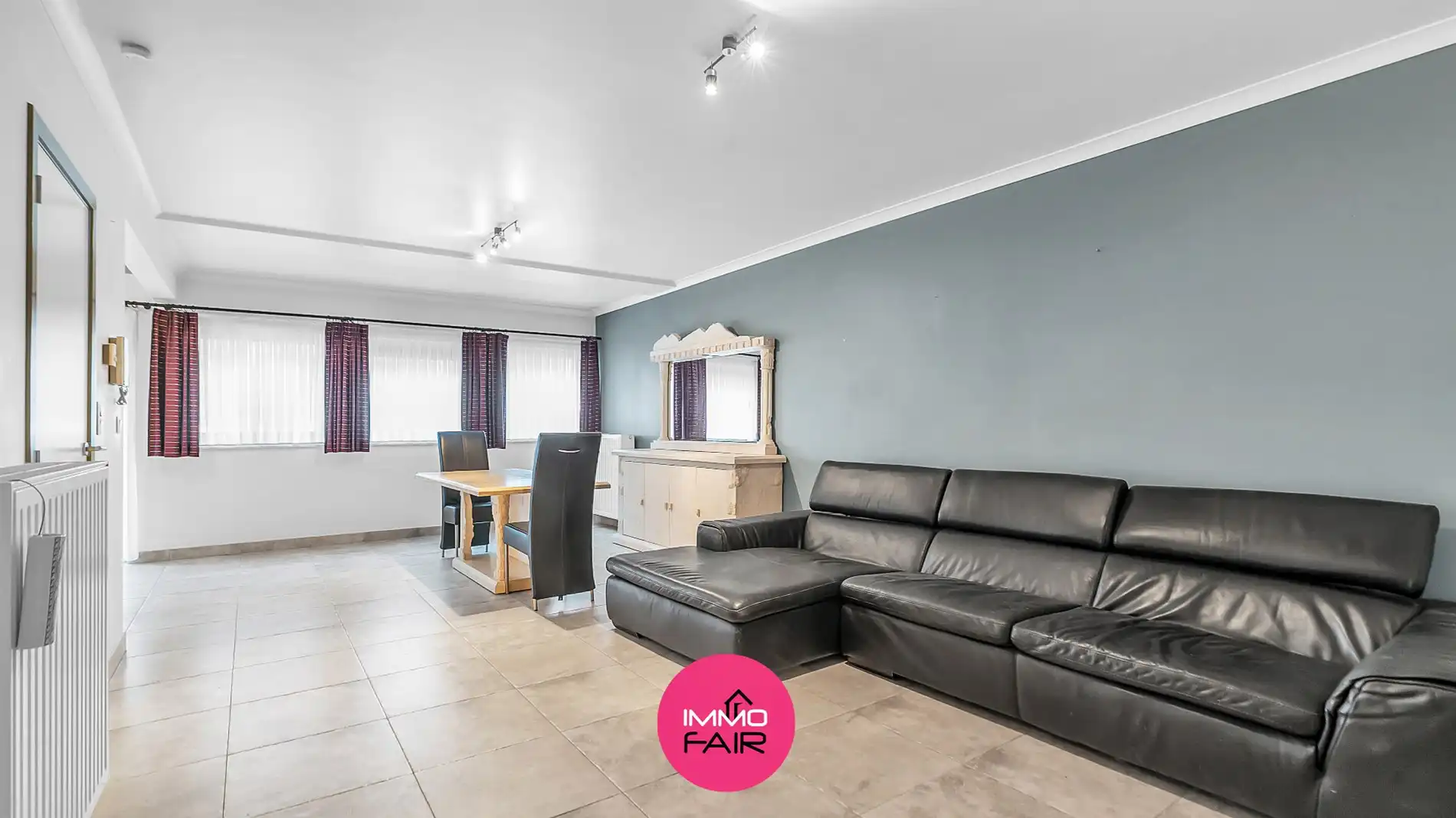 Gelijkvloers appartement met ruim terras in hartje Lanaken foto 3