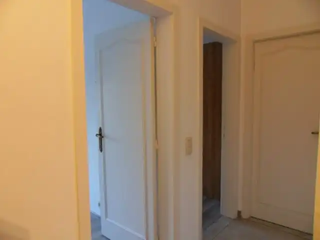 In centrum gelegen APPARTEMENT met 2 slaapkamers, mooie living, ruime kelder foto 9