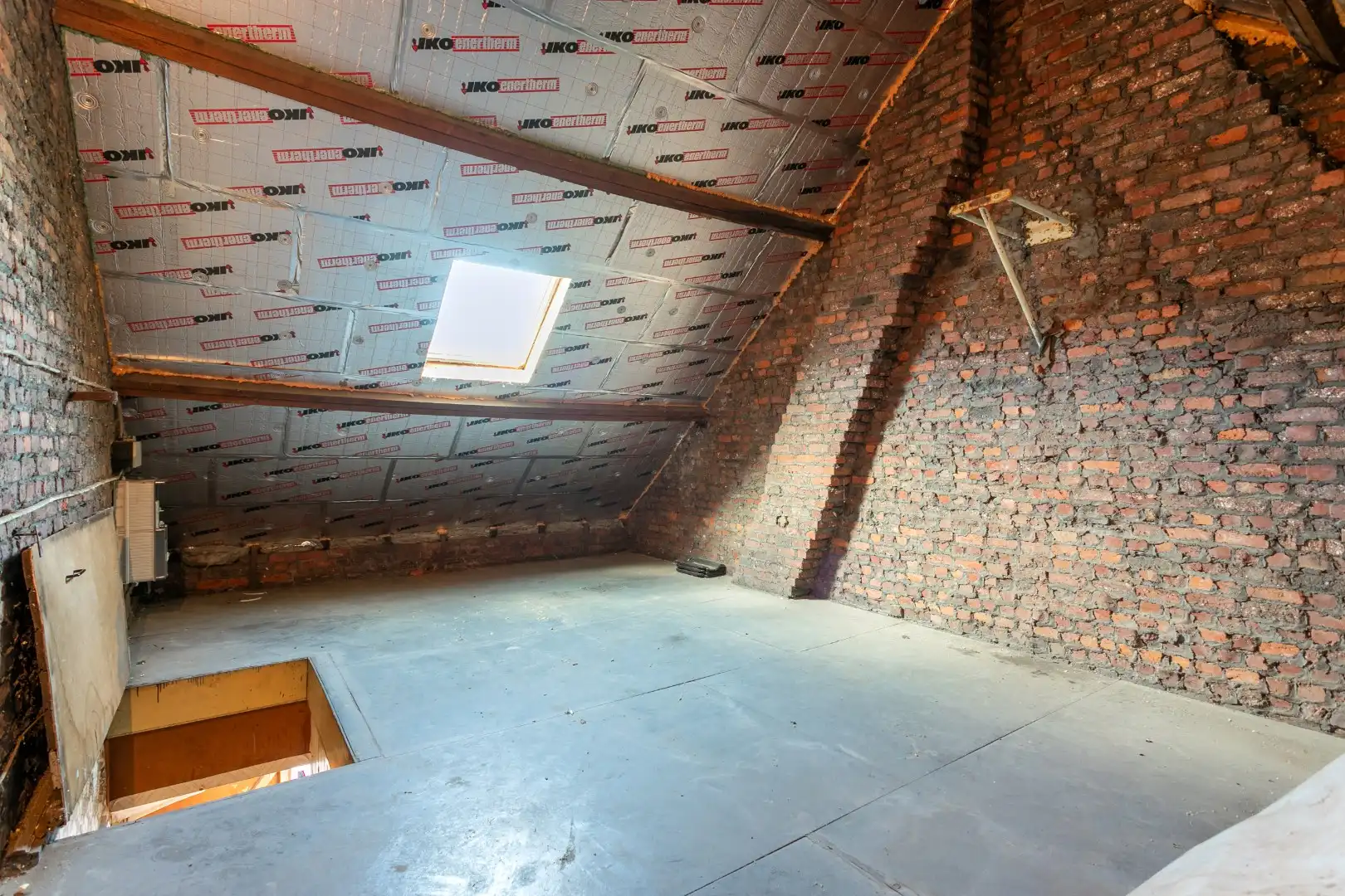 Te renoveren woning met 3 slpk te Buizingen foto 13