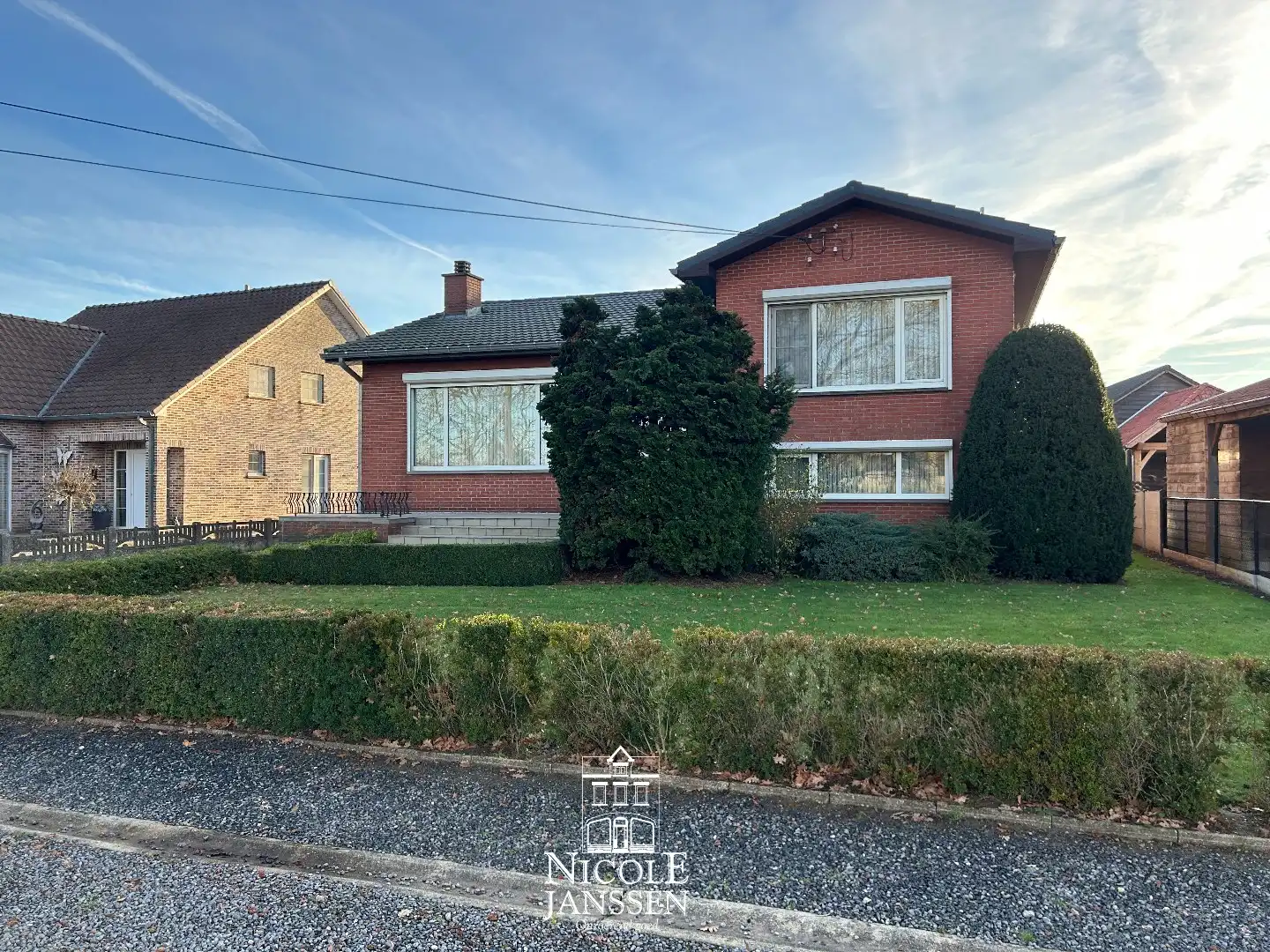 Verzorgde vrijstaande split-level woning foto {{pictureIndex}}